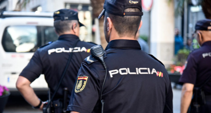 La Policía Nacional desarticula una red que prostituía a transexuales en pisos de citas de toda España